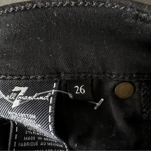 ⏱️24 HR SALE⏱️ 7 for All Mankind Cropped Jeans - Picture 7 of 7